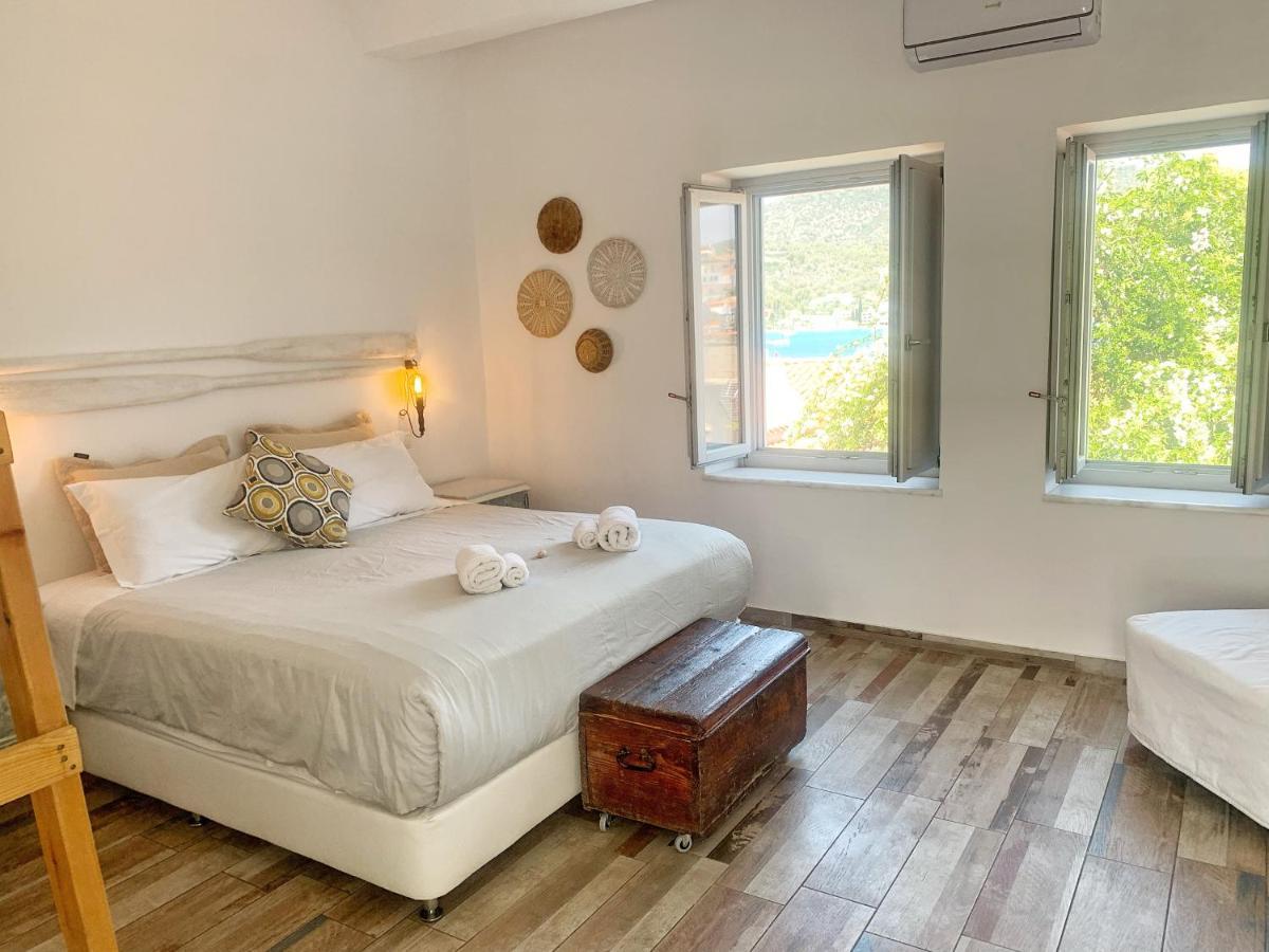Gigi Rooms Poros Town Eksteriør billede
