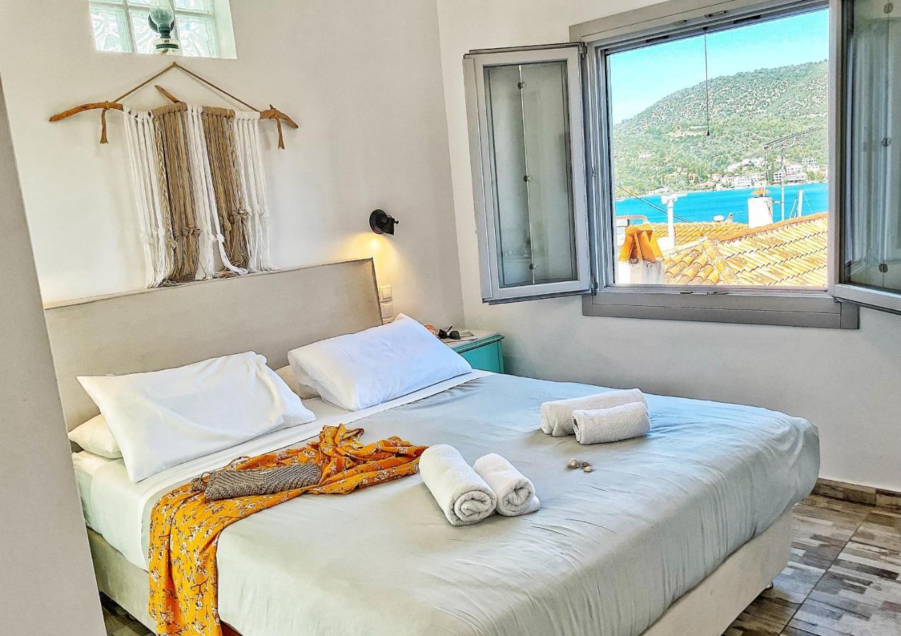 Gigi Rooms Poros Town Eksteriør billede