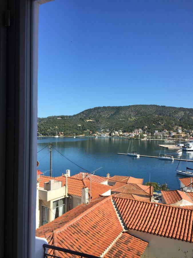 Gigi Rooms Poros Town Eksteriør billede